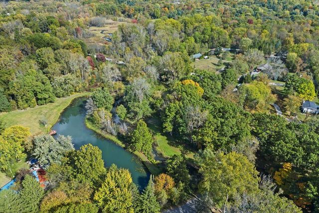 10932 Green Oaks Drive, South Lyon, MI 48178