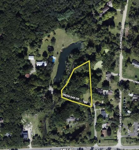 10932 Green Oaks Drive, South Lyon, MI 48178