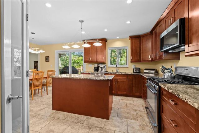 10932 Green Oaks Drive, South Lyon, MI 48178