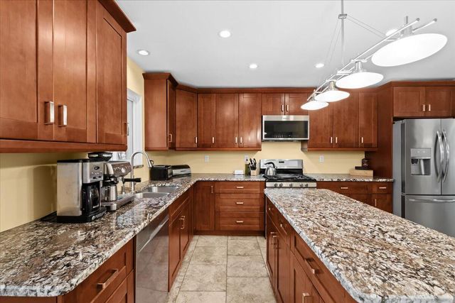 10932 Green Oaks Drive, South Lyon, MI 48178
