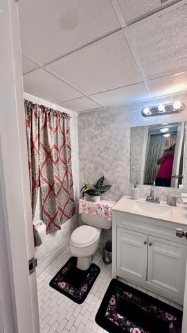1040 COUNTRY CLUB Drive 306, Margate, FL 33063