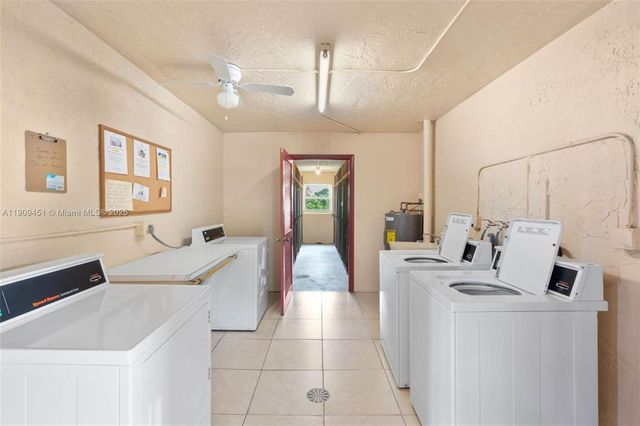 1040 COUNTRY CLUB Drive 306, Margate, FL 33063