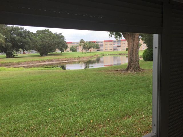 1040 COUNTRY CLUB Drive 306, Margate, FL 33063