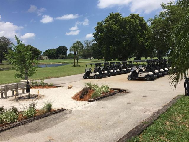 1040 COUNTRY CLUB Drive 306, Margate, FL 33063