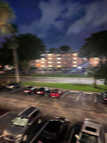 1040 COUNTRY CLUB Drive 306, Margate, FL 33063