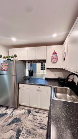 1040 COUNTRY CLUB Drive 306, Margate, FL 33063