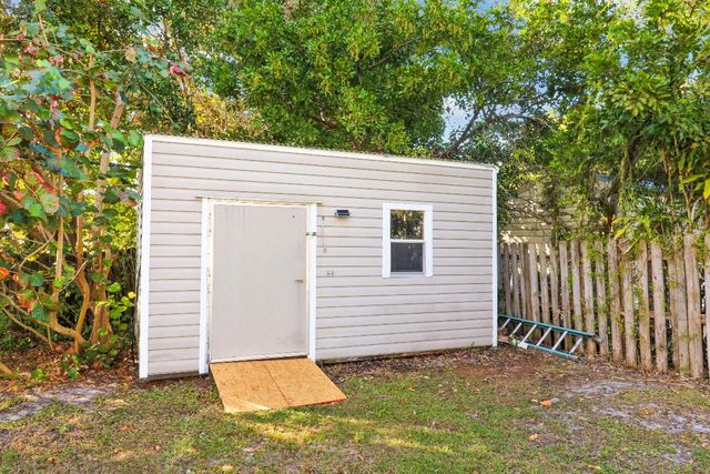 19965 Jasmine Drive, Jupiter, FL 33469