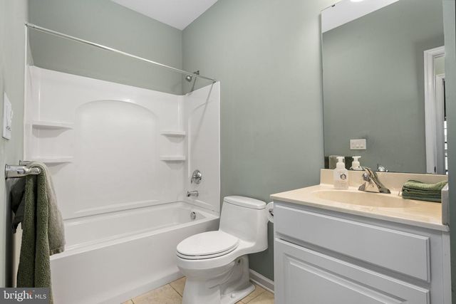 1022 GLORY WAY, Lititz, PA 17543
