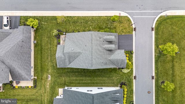 1022 GLORY WAY, Lititz, PA 17543