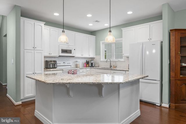 1022 GLORY WAY, Lititz, PA 17543
