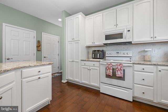 1022 GLORY WAY, Lititz, PA 17543