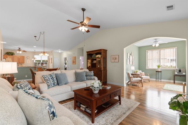 210 Vermillion Dr., Little River, SC 29566