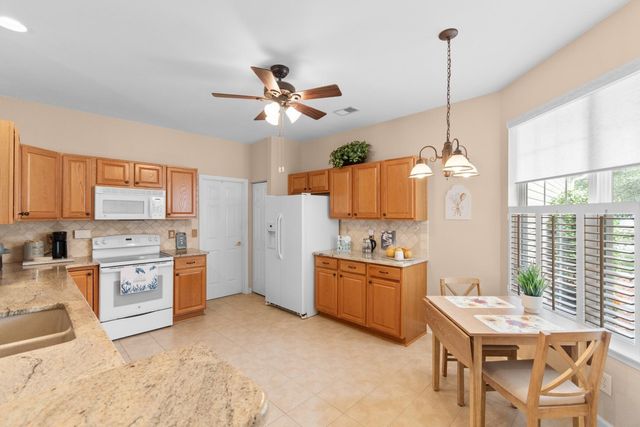 210 Vermillion Dr., Little River, SC 29566