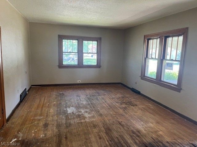 1148 Columbus Drive, Holland, OH 43528