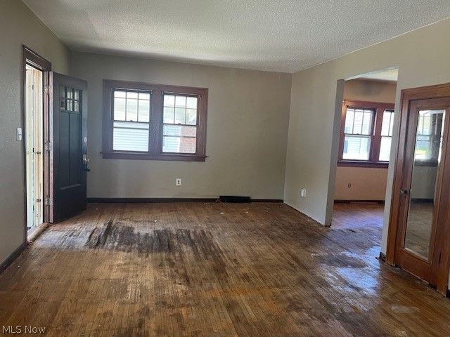1148 Columbus Drive, Holland, OH 43528