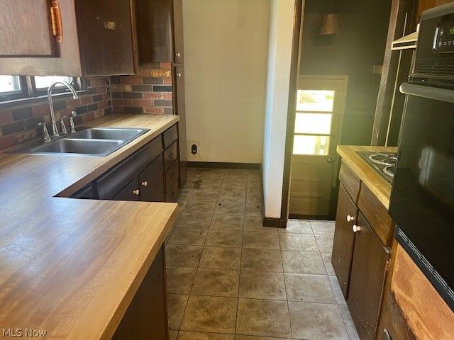1148 Columbus Drive, Holland, OH 43528