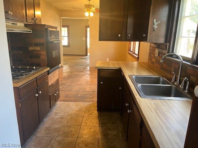1148 Columbus Drive, Holland, OH 43528