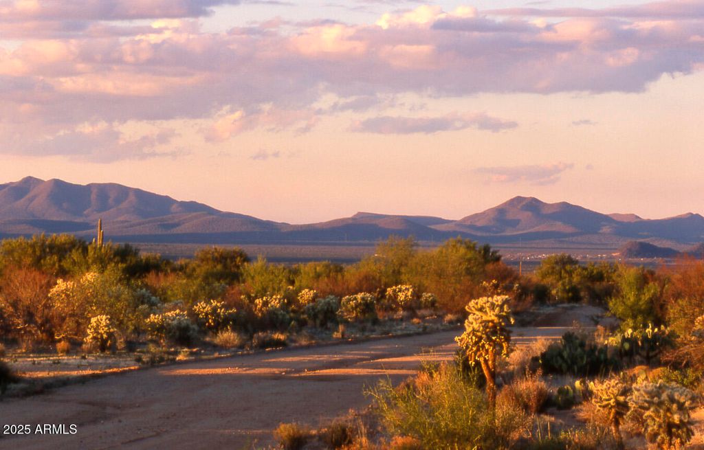 Image 11 of property listing at 411 lots W Reata Boulevard -, Tucson, AZ 85736