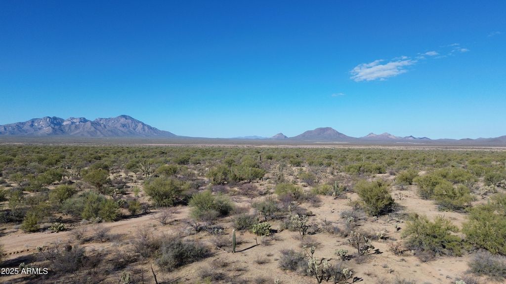 Image 4 of property listing at 411 lots W Reata Boulevard -, Tucson, AZ 85736