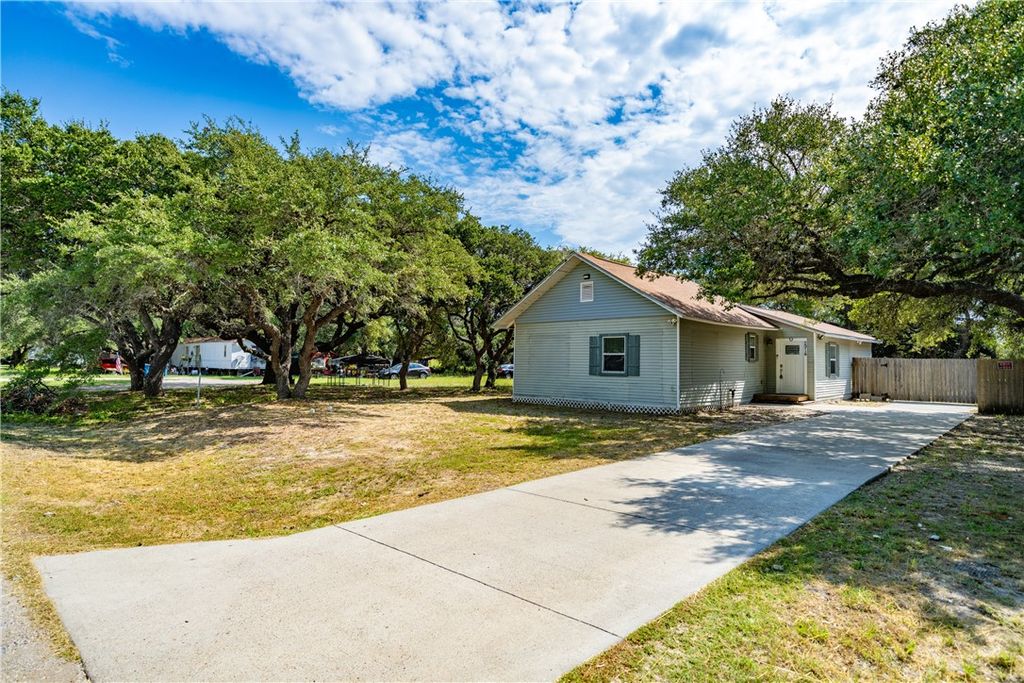2914 Hackberry Ave, Ingleside, TX 78362
