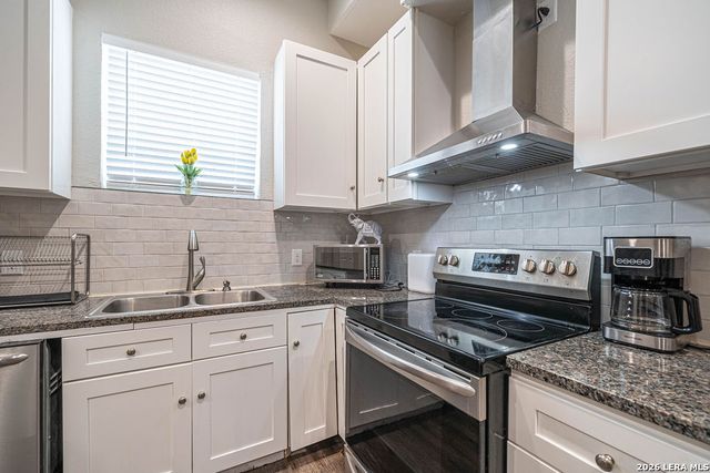 2406 MARTIN LUTHER KING DR, San Antonio, TX 78203