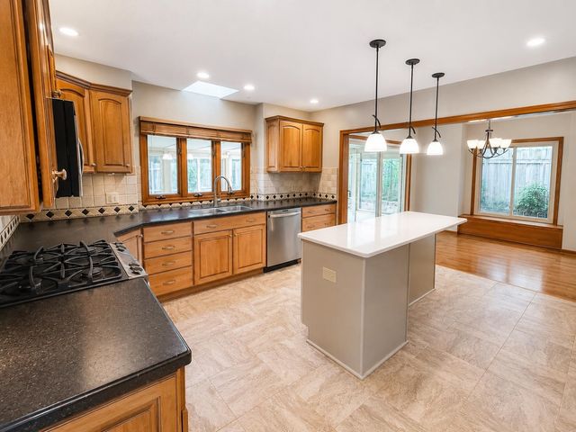 6904 E Aberdeen, Wichita, KS 67206