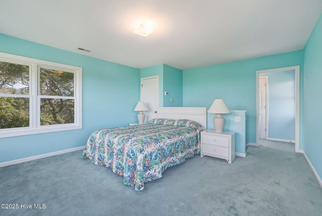 3904 Emerald Drive, Emerald Isle, NC 28594