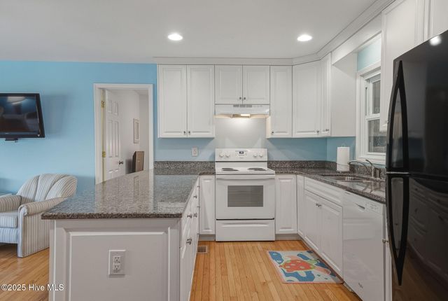 3904 Emerald Drive, Emerald Isle, NC 28594