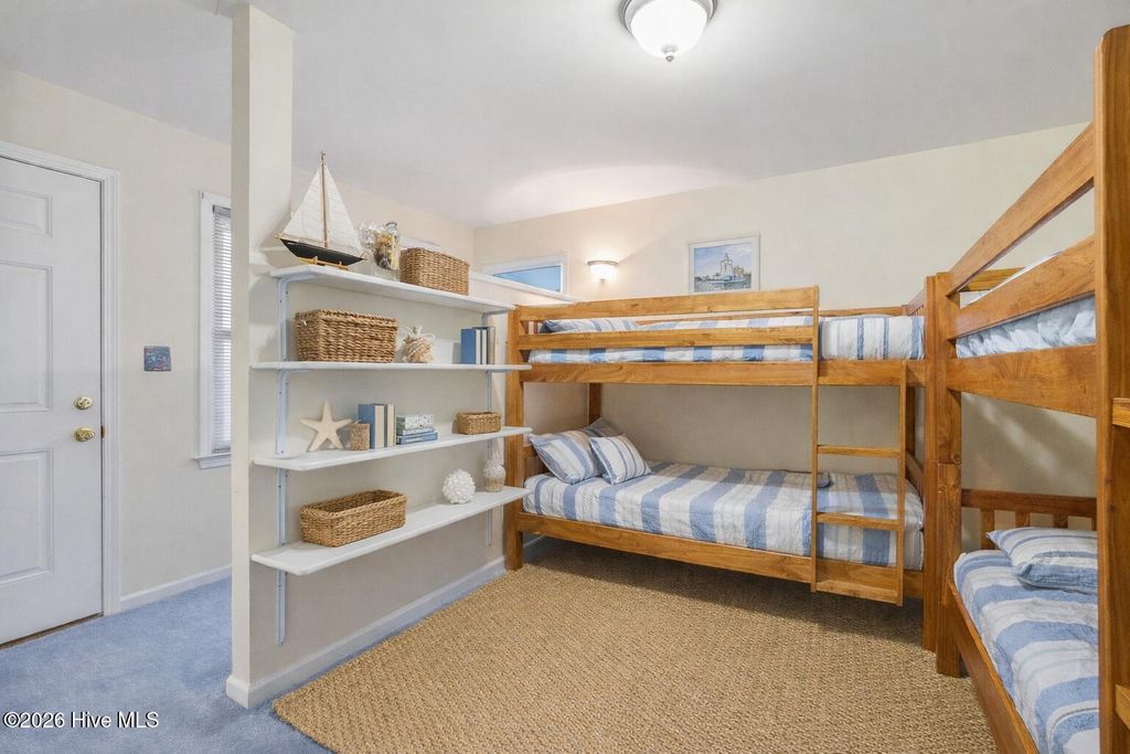 Image 12 of property listing at 3904 Emerald Drive, Emerald Isle, NC 28594