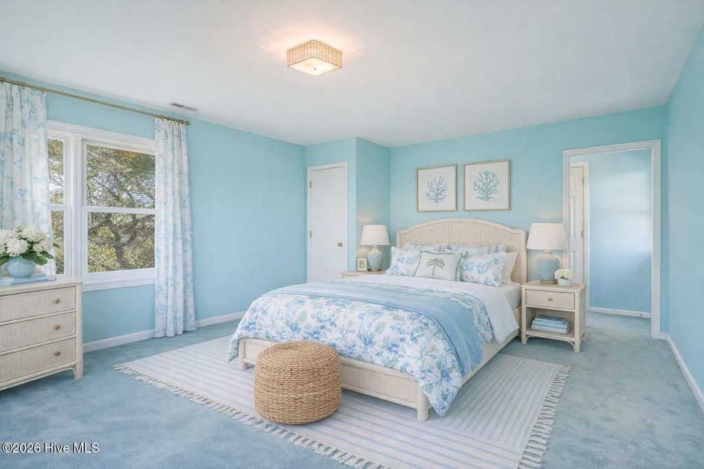 Image 13 of property listing at 3904 Emerald Drive, Emerald Isle, NC 28594