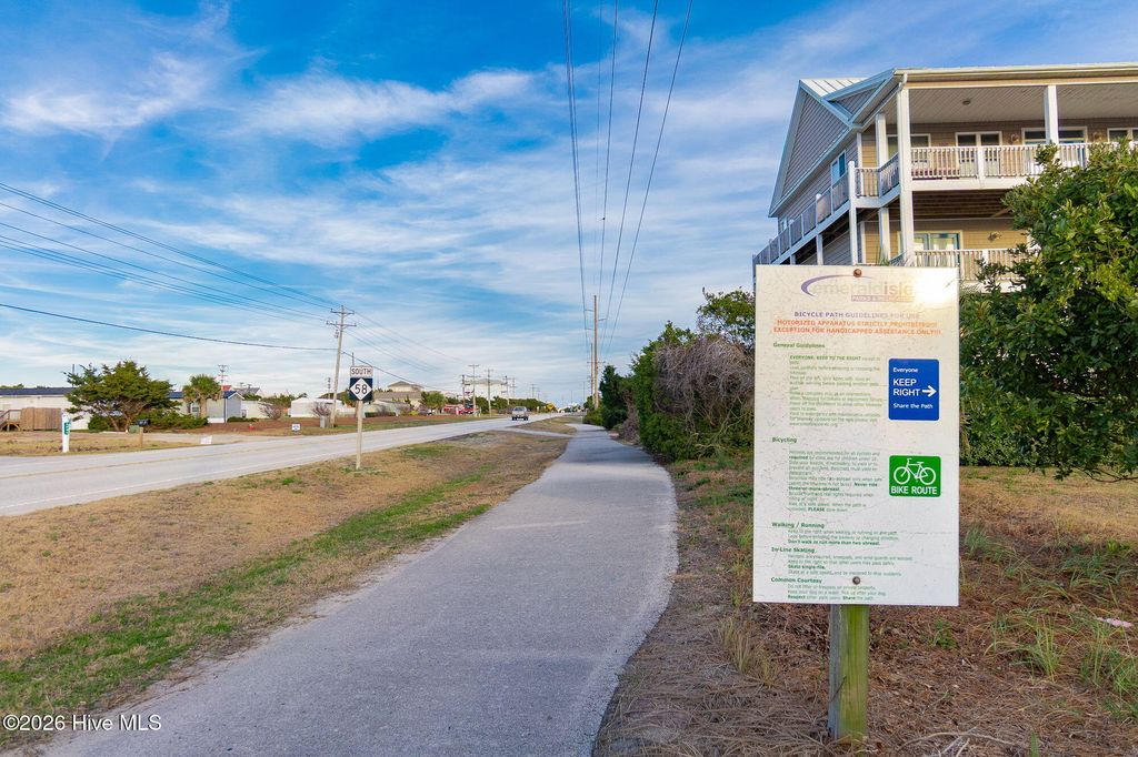 Image 26 of property listing at 3904 Emerald Drive, Emerald Isle, NC 28594