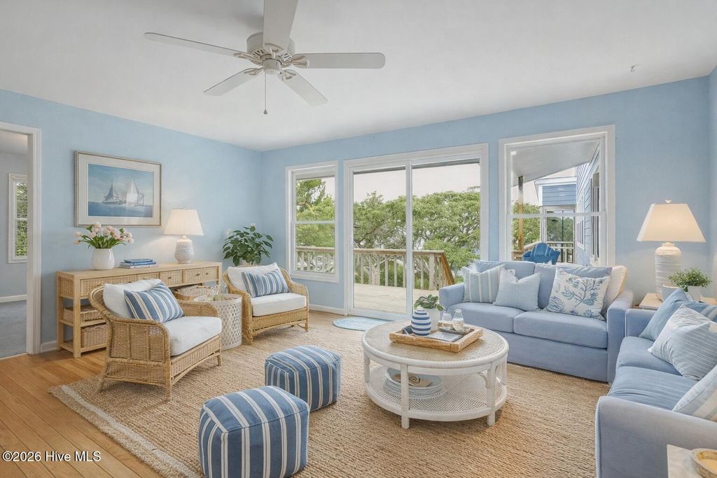 Image 6 of property listing at 3904 Emerald Drive, Emerald Isle, NC 28594