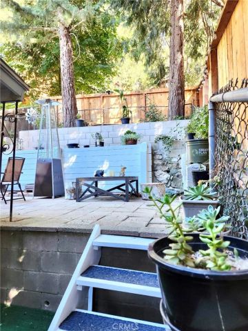 445 Redwood Drive, Crestline, CA 92322