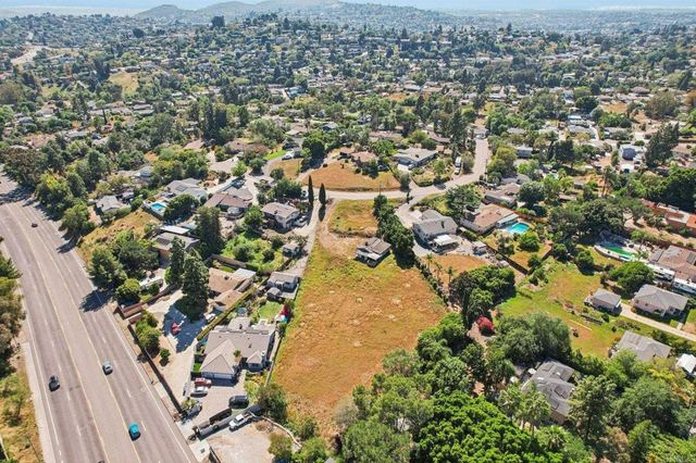 10752 Lupin Way, La Mesa, CA 91941