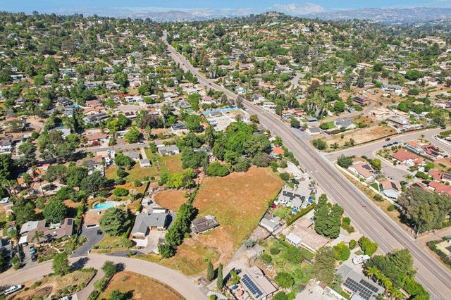 10752 Lupin Way, La Mesa, CA 91941