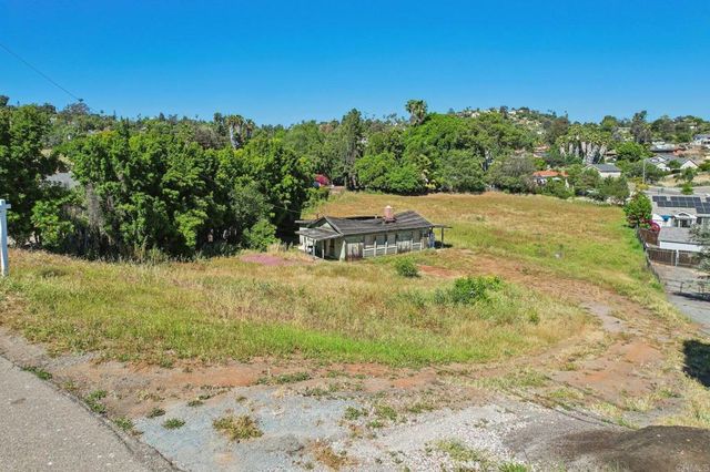 10752 Lupin Way, La Mesa, CA 91941