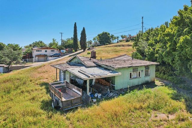 10752 Lupin Way, La Mesa, CA 91941
