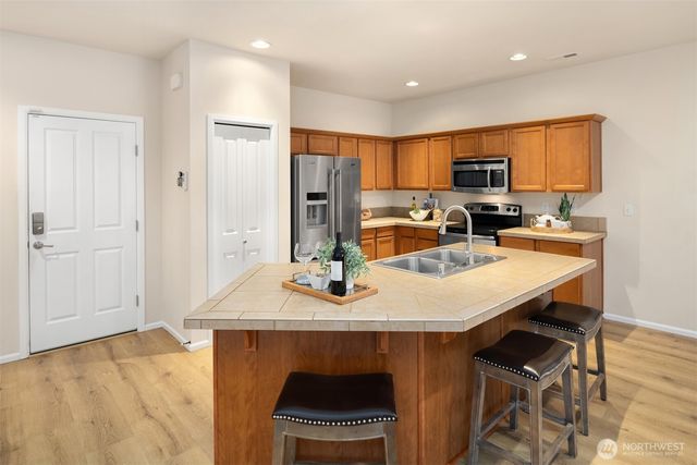 21272 SE 275th Court, Maple Valley, WA 98038