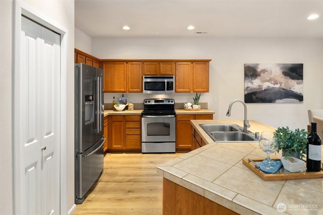 21272 SE 275th Court, Maple Valley, WA 98038