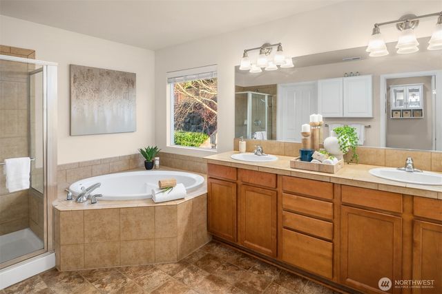 21272 SE 275th Court, Maple Valley, WA 98038