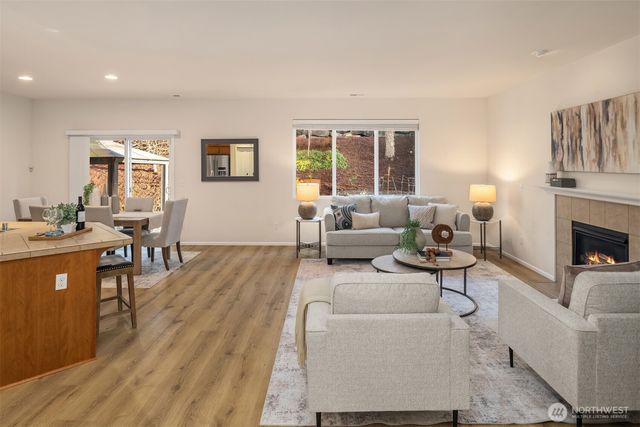 21272 SE 275th Court, Maple Valley, WA 98038