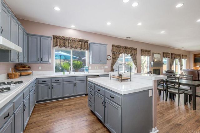 3225 Hidden Estates Lane, Escondido, CA 92027