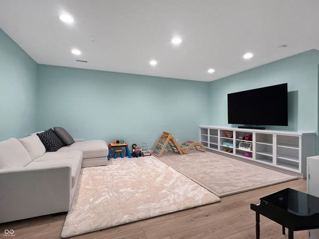 88 Westbrook Court, Columbus, IN 47201
