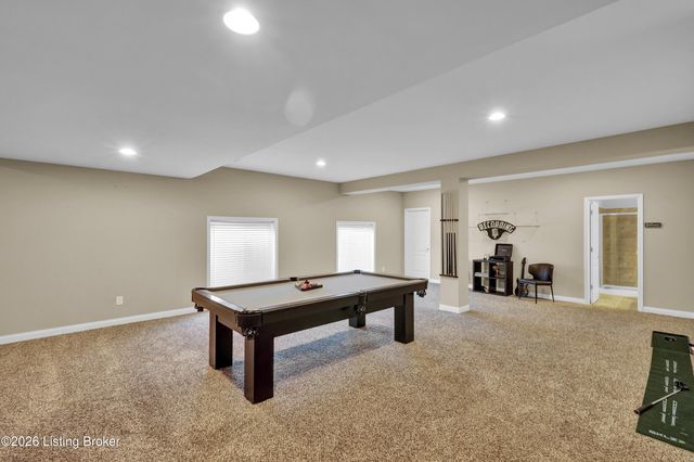 89 Persimmon Ridge Dr, Louisville, KY 40245