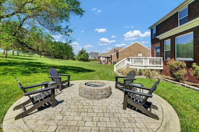 89 Persimmon Ridge Dr, Louisville, KY 40245