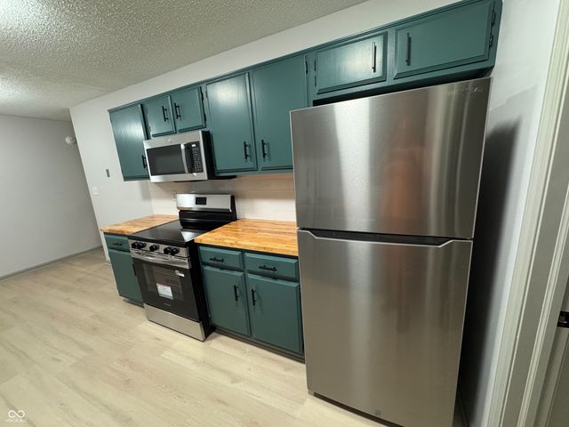 9332 Cinnebar Drive, Indianapolis, IN 46268