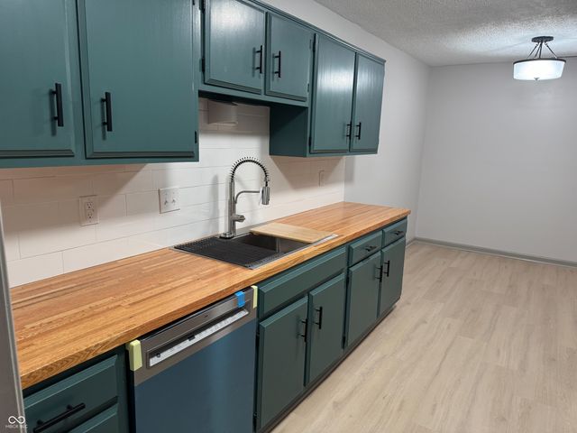 9332 Cinnebar Drive, Indianapolis, IN 46268