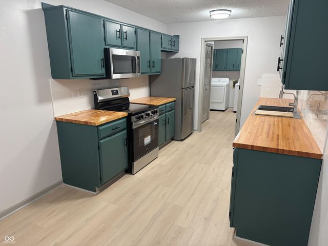 9332 Cinnebar Drive, Indianapolis, IN 46268