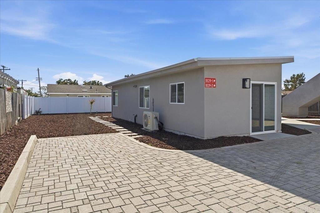 Image 3 of property listing at 1839 Rios Avenue, Chula Vista, CA 91911