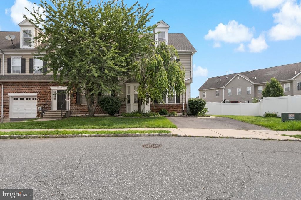 2101 TREVI CT, Philadelphia, PA 19145